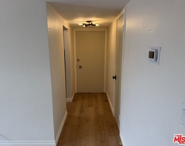 970 Palm Avenue - Photo Thumbnail 10