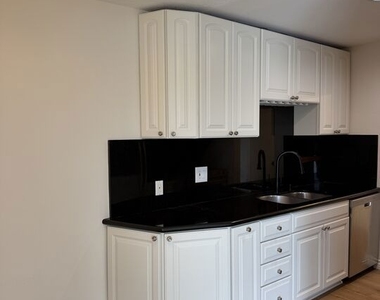 970 Palm Avenue - Photo Thumbnail 4
