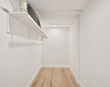 1434 N Poinsettia Place - Photo Thumbnail 9