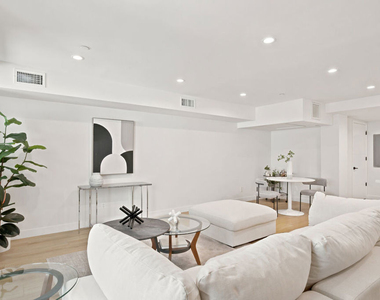 1434 N Poinsettia Place - Photo Thumbnail 2