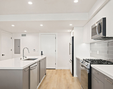 1434 N Poinsettia Place - Photo Thumbnail 5