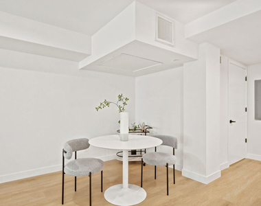 1434 N Poinsettia Place - Photo Thumbnail 3