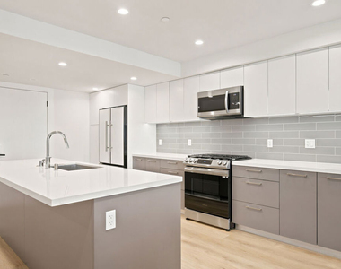 1434 N Poinsettia Place - Photo Thumbnail 6