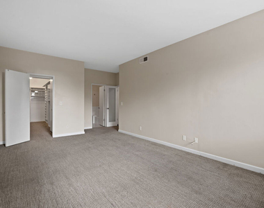 1830 Westholme Avenue - Photo Thumbnail 14