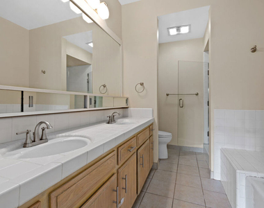 1830 Westholme Avenue - Photo Thumbnail 16