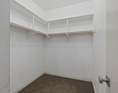 1830 Westholme Avenue - Photo Thumbnail 22