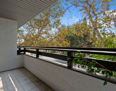 1830 Westholme Avenue - Photo Thumbnail 4