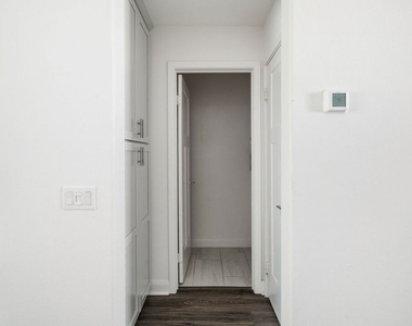 592 E Imperial Avenue - Photo Thumbnail 16