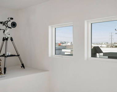 592 E Imperial Avenue - Photo Thumbnail 29