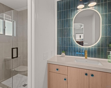 2483 Oxford Ave - Photo Thumbnail 20