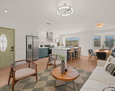 2483 Oxford Ave - Photo Thumbnail 7