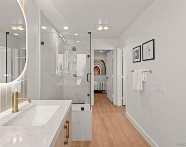 2483 Oxford Ave - Photo Thumbnail 25