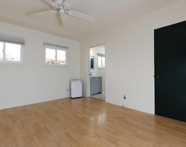 8405 Paseo Del Ocaso - Photo Thumbnail 12
