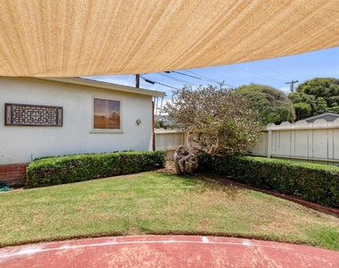 8405 Paseo Del Ocaso - Photo Thumbnail 19