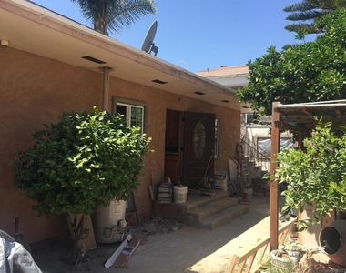 4468 49th St - Photo Thumbnail 2