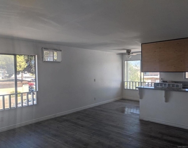 7123 Westview Pl - Photo Thumbnail 2