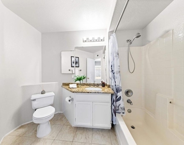 11845 Spruce Run Dr, Unit B - Photo Thumbnail 15