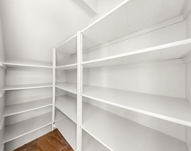 11845 Spruce Run Dr, Unit B - Photo Thumbnail 7