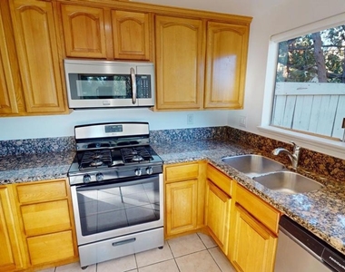 157 Conifer Circle - Photo Thumbnail 13