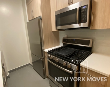 West 53rd Street - Photo Thumbnail 5