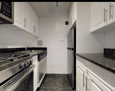  West 13th Street - Photo Thumbnail 3