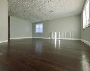 1334 Connetquot Avenue - Photo Thumbnail 7