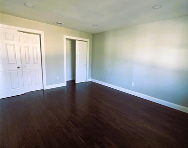 1334 Connetquot Avenue - Photo Thumbnail 9