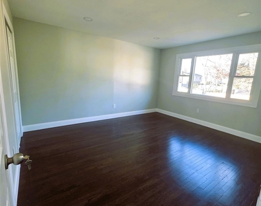 1334 Connetquot Avenue - Photo Thumbnail 8