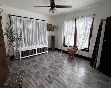 298 Highland Avenue - Photo Thumbnail 10