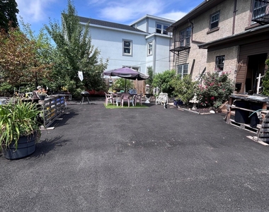 298 Highland Avenue - Photo Thumbnail 16