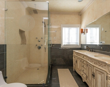 81-03 192 Street - Photo Thumbnail 21