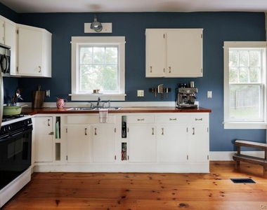 215 Moore Road - Photo Thumbnail 9
