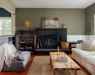 215 Moore Road - Photo Thumbnail 6