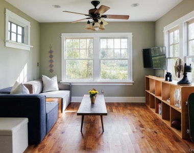 215 Moore Road - Photo Thumbnail 12