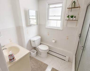 272 Davenport - Photo Thumbnail 7
