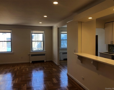 1 S Broadway - Photo Thumbnail 1