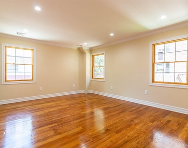 8431 Beverly Road - Photo Thumbnail 9