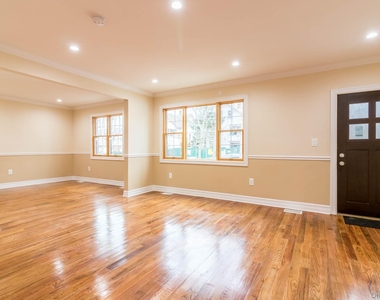 8431 Beverly Road - Photo Thumbnail 2