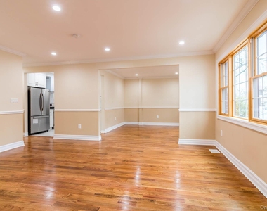 8431 Beverly Road - Photo Thumbnail 4