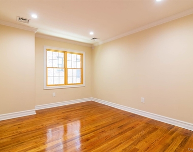 8431 Beverly Road - Photo Thumbnail 7