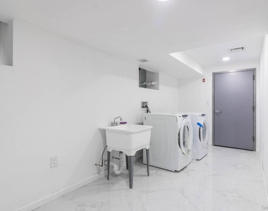 8431 Beverly Road - Photo Thumbnail 18