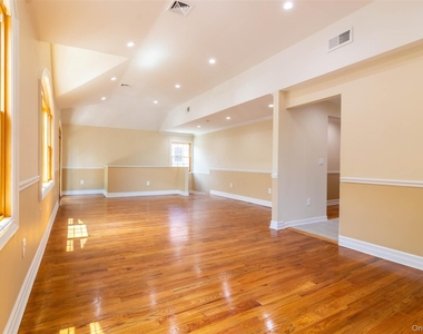 8431 Beverly Road - Photo Thumbnail 6