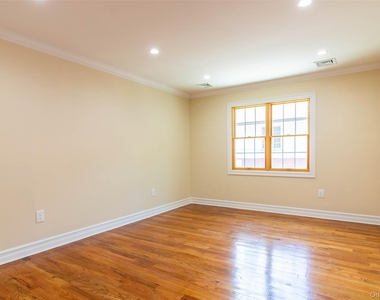 8431 Beverly Road - Photo Thumbnail 5