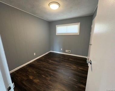 266 Central Park Road - Photo Thumbnail 13