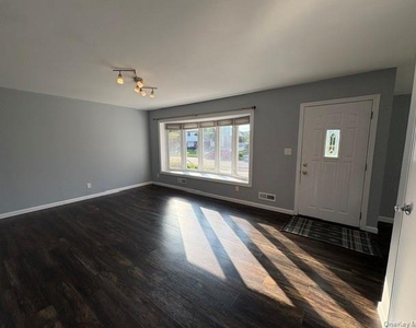 266 Central Park Road - Photo Thumbnail 3