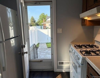 266 Central Park Road - Photo Thumbnail 8