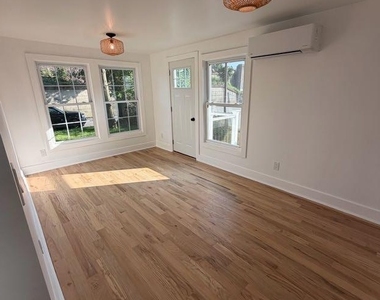 227 N Railroad Avenue - Photo Thumbnail 5