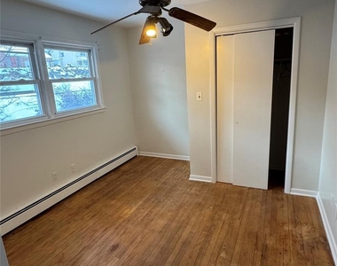 19 Chestnut Street - Photo Thumbnail 5