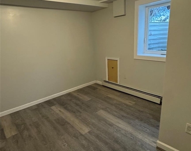 19 Chestnut Street - Photo Thumbnail 7