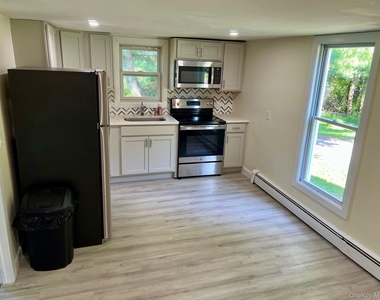 286 Crum Elbow Road - Photo Thumbnail 7